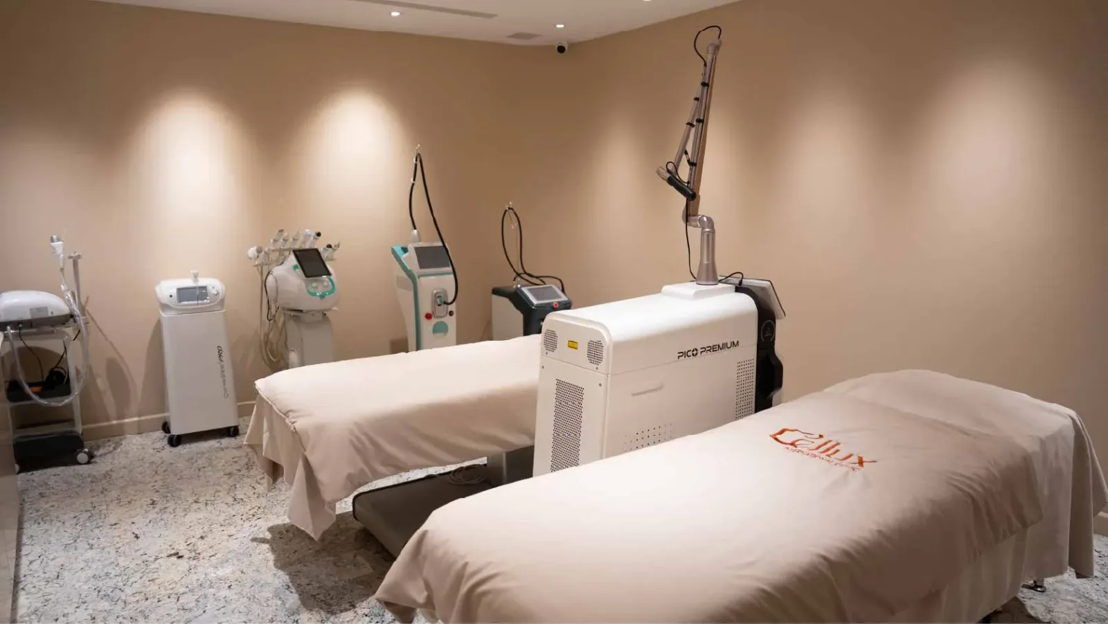 Không gian Bombit Clinic tại 312 Phố Huế, Hà Nội